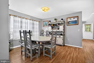 24 Amy Dr, North Brunswick Township, NJ 08902 - Photo 9