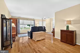 111 Sassafras Ct, North Brunswick Township, NJ 08902 - Photo 17