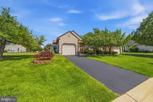 11B John Hancock, Monroe Township, NJ 08831 - Photo 3