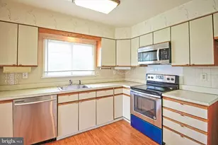 2 Bristol Ct, Monroe, NJ 08831 - Photo 7