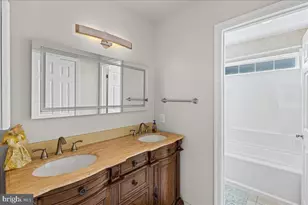 22 Stanford Dr, Kendall Park, NJ 08824 - Photo 29
