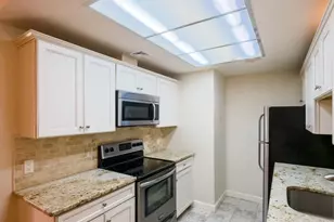 227 Manchester Ln, Monroe Township, NJ 08831 - Photo 7