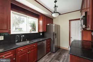 140 Valentine Pl, Woodbridge Township, NJ 07095 - Photo 13