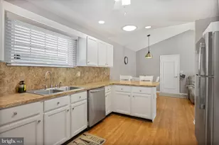 212 N Pondview Blvd, Monroe Township, NJ 08831 - Photo 15