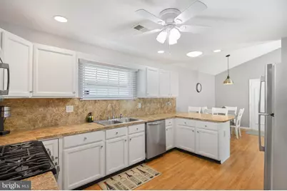 212 N Pondview Boulevard, Monroe Township, NJ 08831 - Photo 11