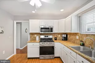 212 N Pondview Blvd, Monroe Township, NJ 08831 - Photo 13