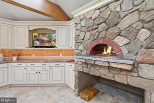7 Monroe Pl, Cranbury Township, NJ 08512 - Photo 5