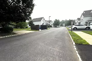 22 Heather Ct, Monmouth Junction, NJ 08852 - Photo 3