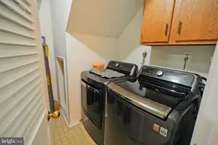 1702 Oak Ct, Monmouth Junction, NJ 08852 - Photo 9
