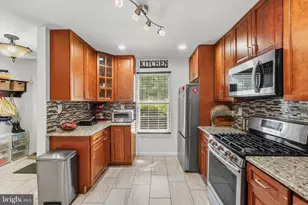 1212 Holly Ct, Monmouth Junction, NJ 08852 - Photo 7