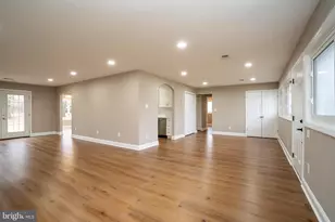 127 Kendall Rd, Kendall Park, NJ 08824 - Photo 9