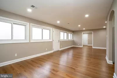 127 Kendall Road, Kendall Park, NJ 08824 - Photo 5