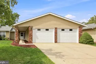 392 Hystrix Plaza, Monroe Township, NJ 08831 - Photo 1