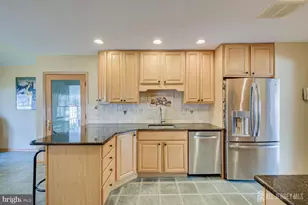 19 Annette Dr, Edison, NJ 08820 - Photo 17