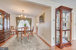 19 Annette Dr, Edison, NJ 08820 - Photo 15
