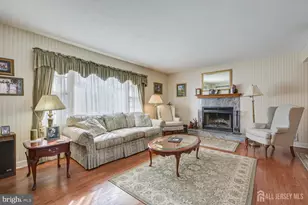 19 Annette Dr, Edison, NJ 08820 - Photo 9