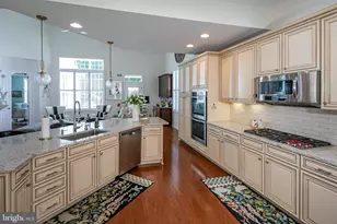 11 Bellingham Dr, Kendall Park, NJ 08824 - Photo 9