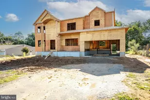 16 Newman Rd, Kendall Park, NJ 08824 - Photo 3