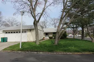 264 Crosse Dr, Monroe Township, NJ 08831 - Photo 3