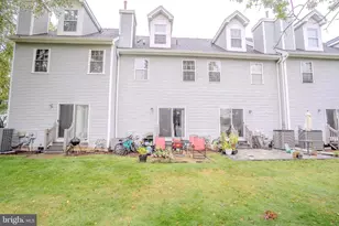 702 Blossom Cir, Dayton, NJ 08810 - Photo 3
