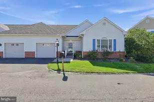 4 Hedge Row Rd, Plainsboro Township, NJ 08540 - Photo 7