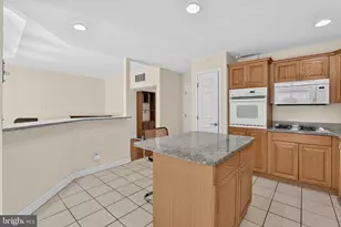 4 Hedge Row Rd, Plainsboro Township, NJ 08540 - Photo 17