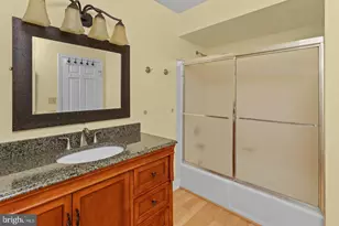 127 Baron Ln, East Brunswick Township, NJ 08816 - Photo 9