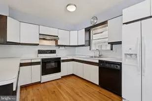 218 Swan Blvd, Toms River, NJ 08753 - Photo 9