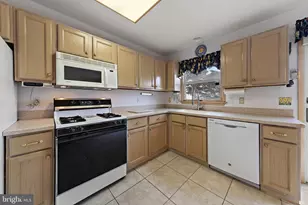 10 Mermaid Ln, Long Beach Township, NJ 08008 - Photo 13