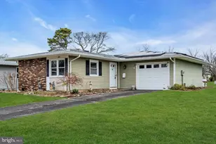 201 Blake Cir, Brick, NJ 08724 - Photo 3