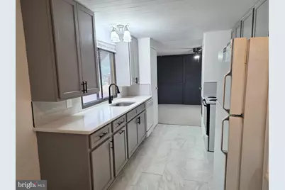 5 Susan Drive, Barnegat, NJ 08005 - Photo 3