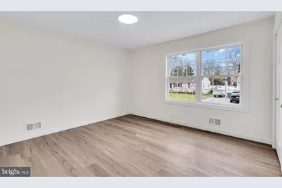 521 Beach Avenue, Beachwood, NJ 08722 - Photo 13