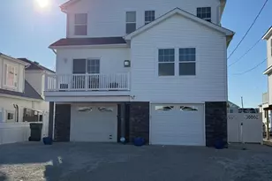 51 S Spinnaker Dr, Tuckerton, NJ 08087 - Photo 1