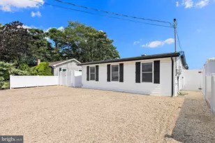 11 Charles Blvd, Manahawkin, NJ 08050 - Photo 5