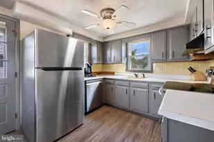 109 E Mac Evoy Ln, Long Beach Township, NJ 08008 - Photo 7