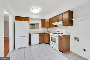 2004 Meadowlands Ct, Toms River, NJ 08755 - Photo 9