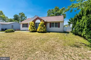 152 Nautilus Dr, Manahawkin, NJ 08050 - Photo 1