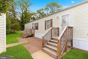 60 Mobile Ln, Toms River, NJ 08755 - Photo 1