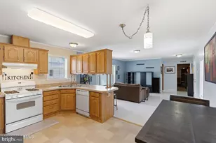 60 Mobile Ln, Toms River, NJ 08755 - Photo 3