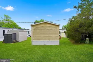 60 Mobile Ln, Toms River, NJ 08755 - Photo 17