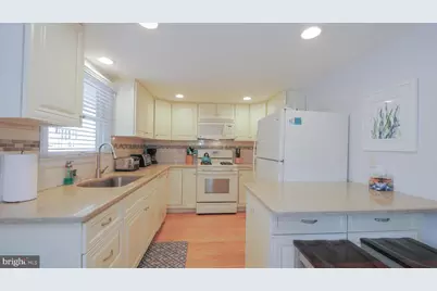 11 E Mercer Avenue #9, Harvey Cedars, NJ 08008 - Photo 5