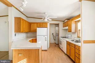 405 Maplehurst Ct, Manchester Township, NJ 08759 - Photo 7