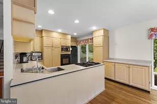 77 N Lakeshore Dr, Manahawkin, NJ 08050 - Photo 9