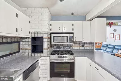 401 Applegate Avenue, Toms River, NJ 08757 - Photo 5
