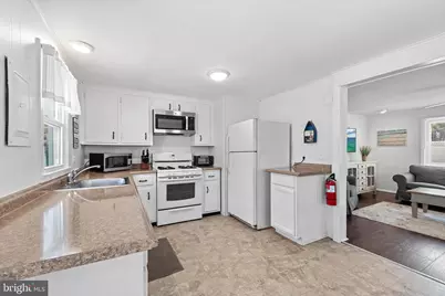 25 E 49th Street, Long Beach Township, NJ 08008 - Photo 21