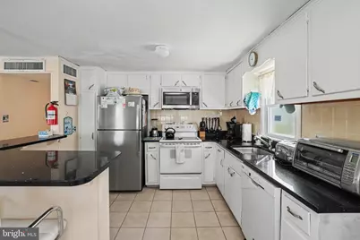 2105 S Bay Avenue, Beach Haven, NJ 08008 - Photo 9