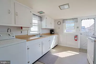 108 E 20th Street, Ship Bottom, NJ 08008 - Photo 11