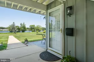 39 E Cambridge Ct, Lakewood, NJ 08701 - Photo 3