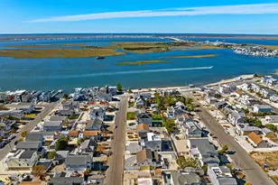 327 W 16th St, Ship Bottom, NJ 08008 - Photo 57