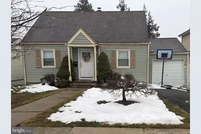 54 Lindale Ct., Clifton, NJ 07013 - Photo 1